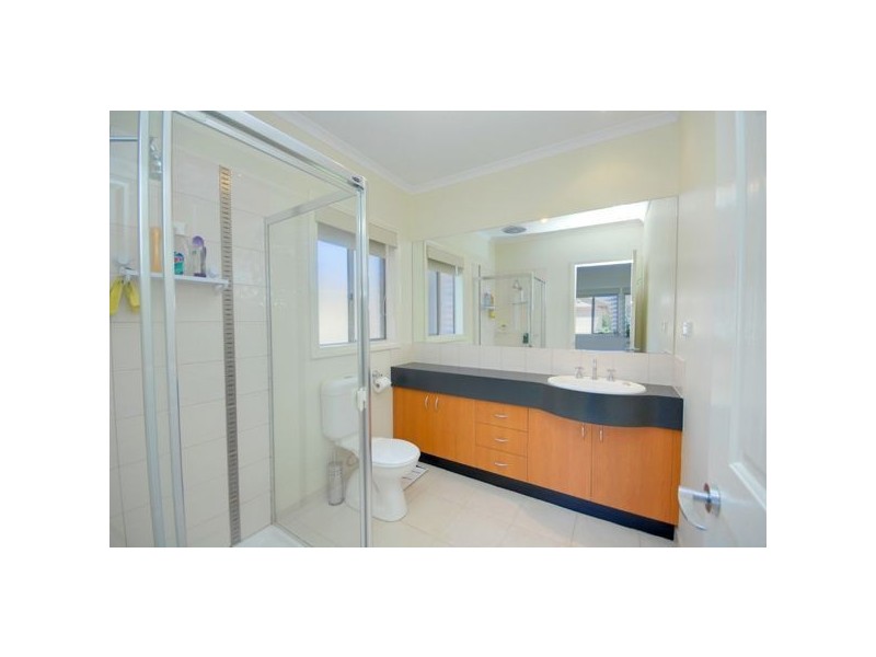 8 Yootha Court, Miners Rest VIC 3352