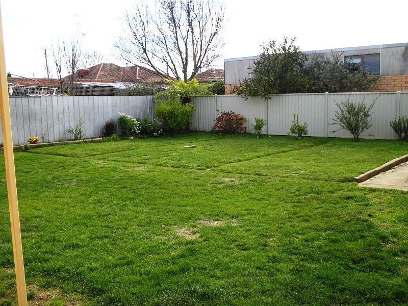 18 Shirley Street, Wendouree VIC 3355