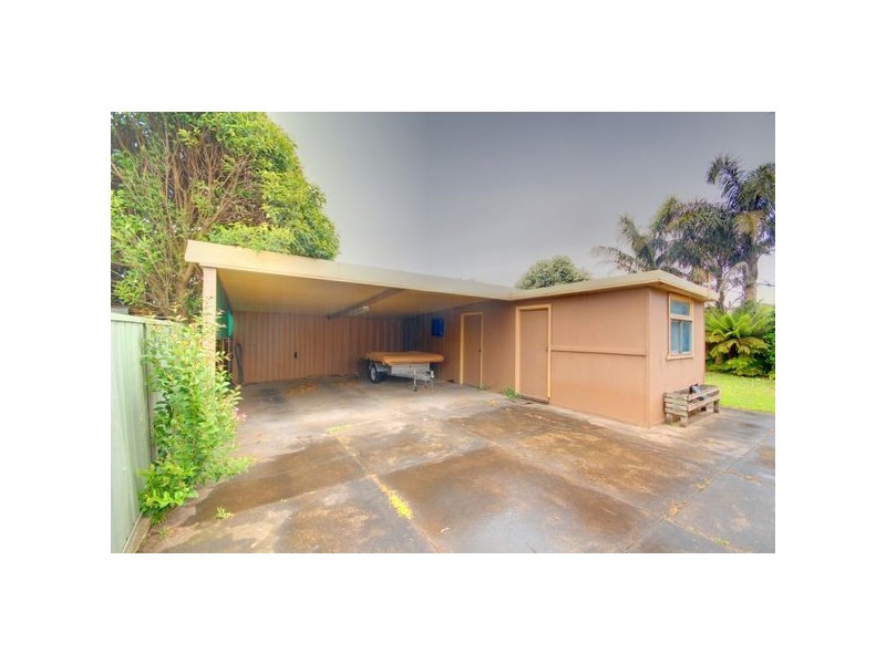 8 Bruce Drive, Sebastopol VIC 3356