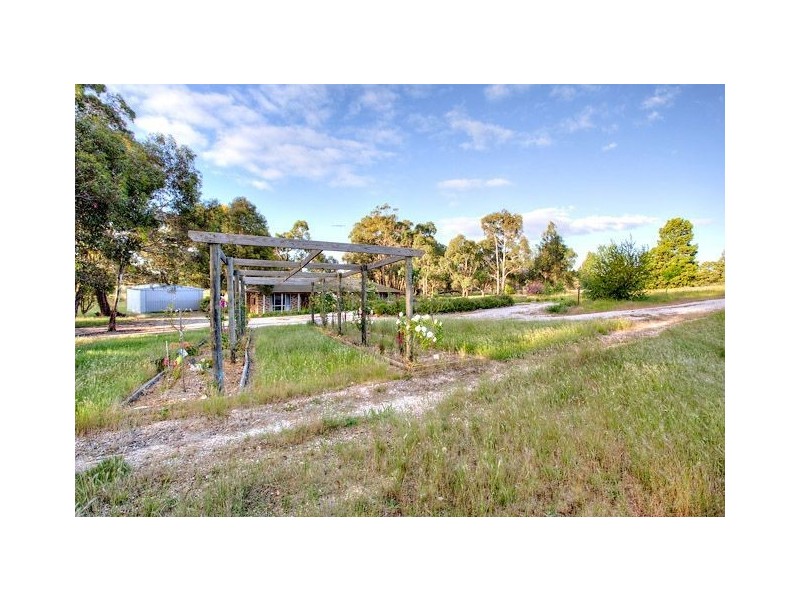 40 Wyuna Crescent, Smythes Creek VIC 3351