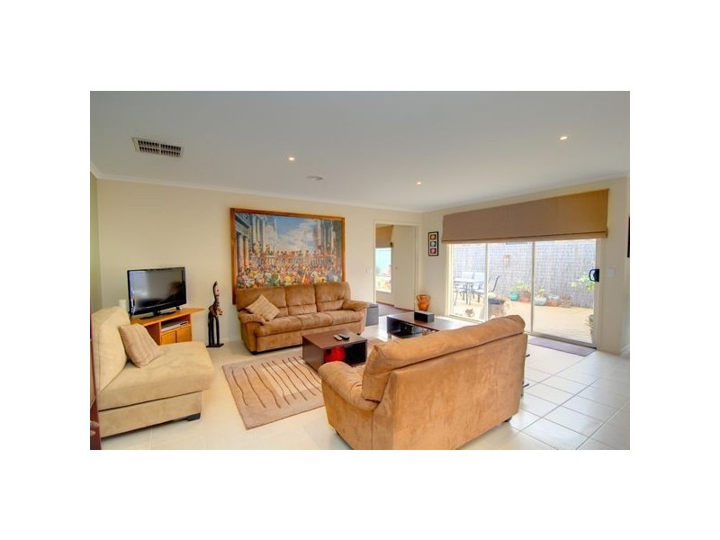 10 Coventry Street, Miners Rest VIC 3352