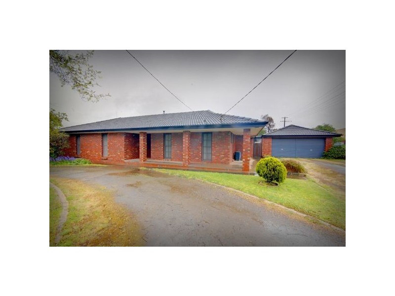 100 Whitelaw Avenue, Delacombe VIC 3356