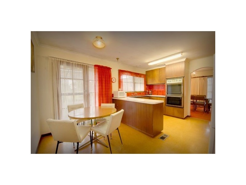 100 Whitelaw Avenue, Delacombe VIC 3356