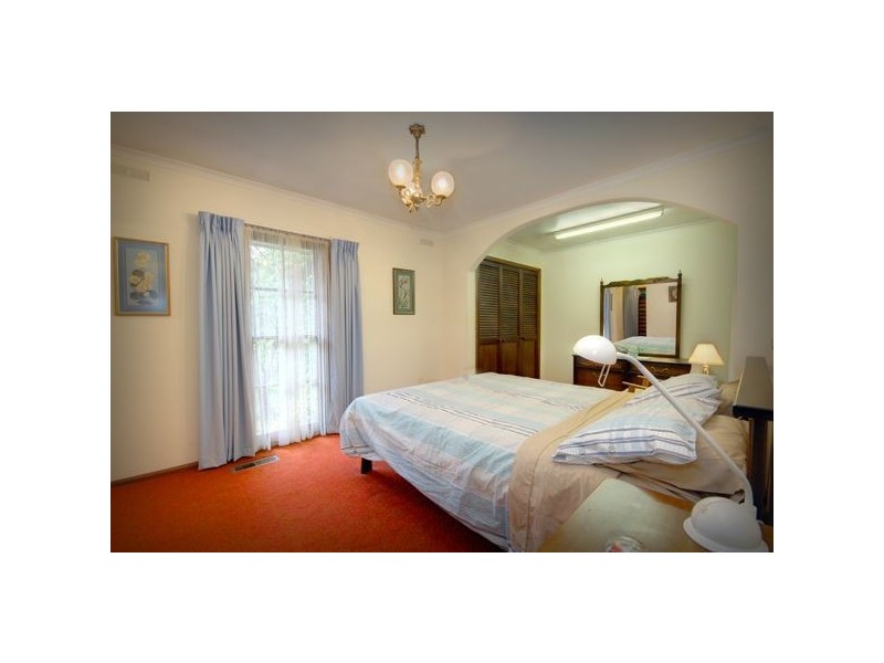 100 Whitelaw Avenue, Delacombe VIC 3356