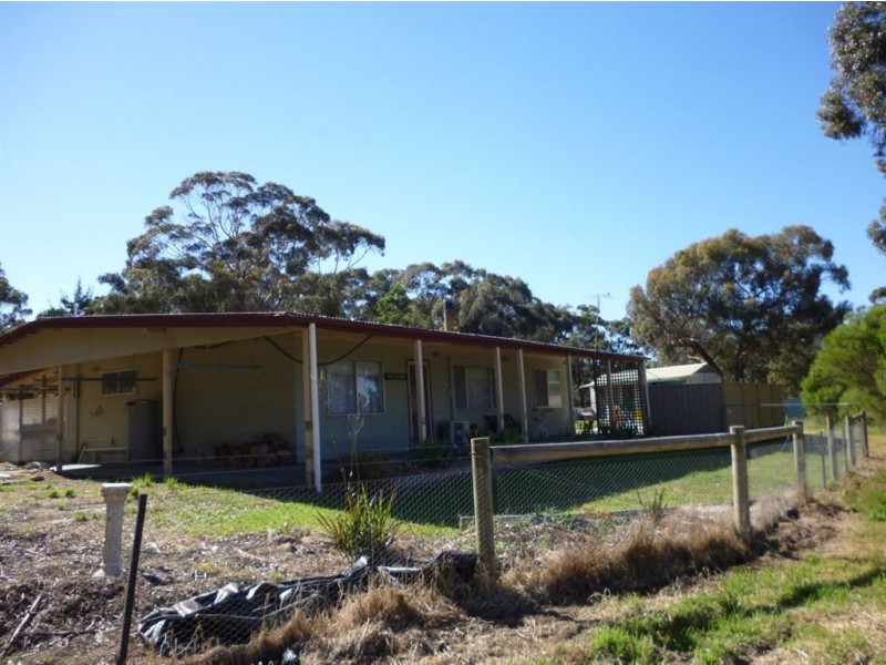785 Bells Road, Haddon VIC 3351