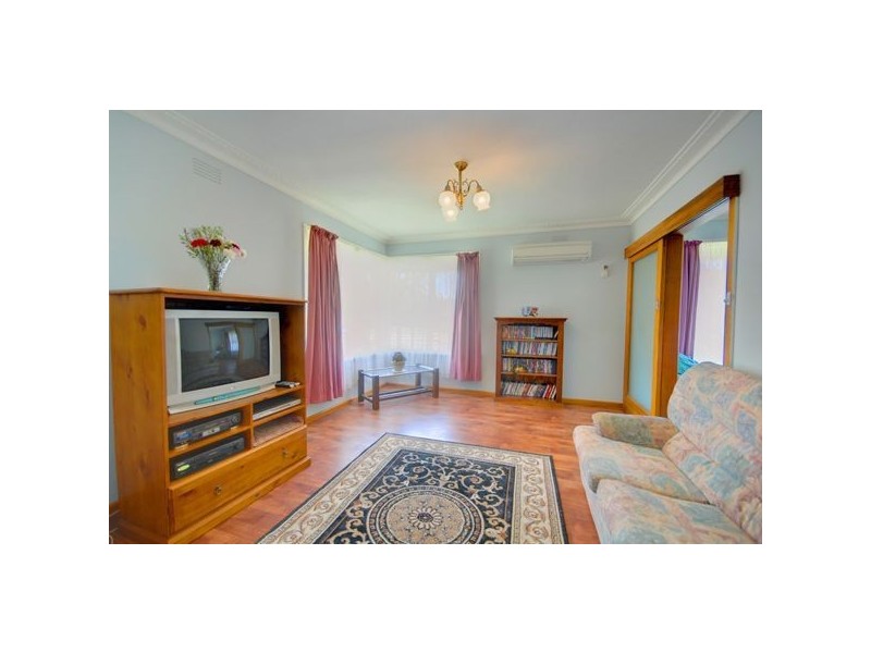 24 Vale Street, Sebastopol VIC 3356