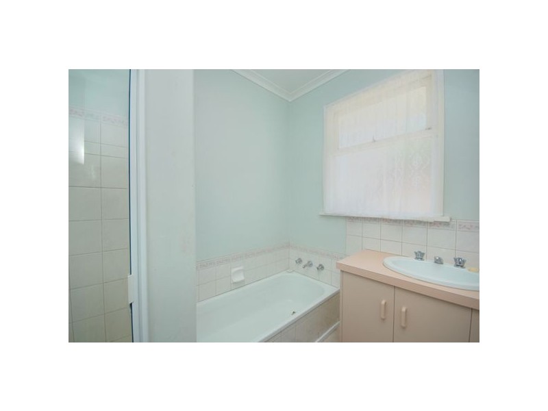 24 Vale Street, Sebastopol VIC 3356