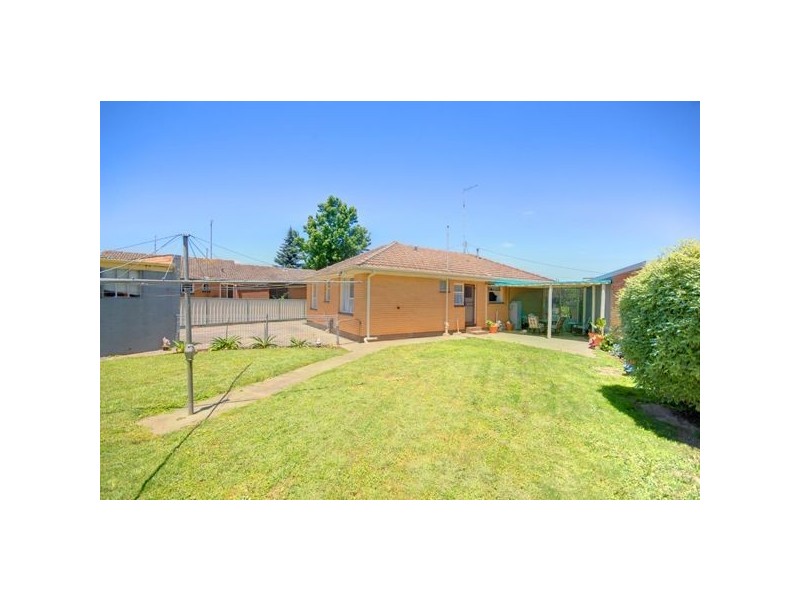 24 Vale Street, Sebastopol VIC 3356