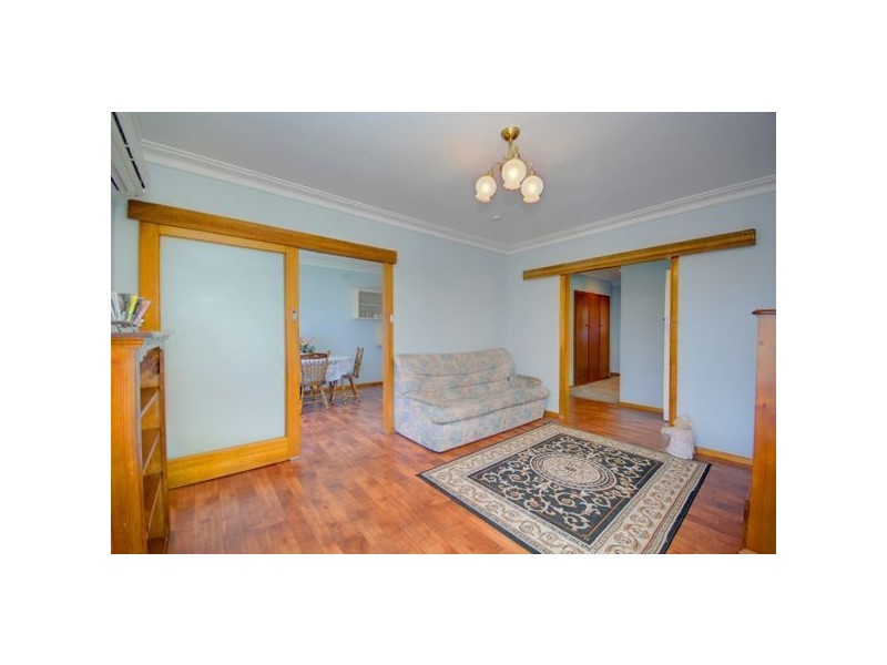 24 Vale Street, Sebastopol VIC 3356