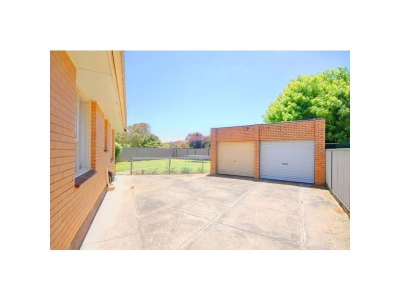 24 Vale Street, Sebastopol VIC 3356