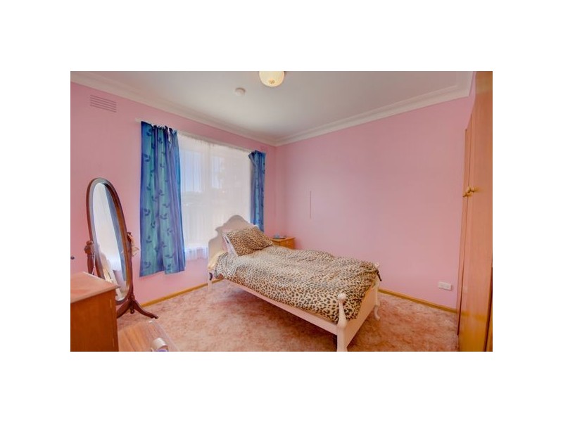 24 Vale Street, Sebastopol VIC 3356