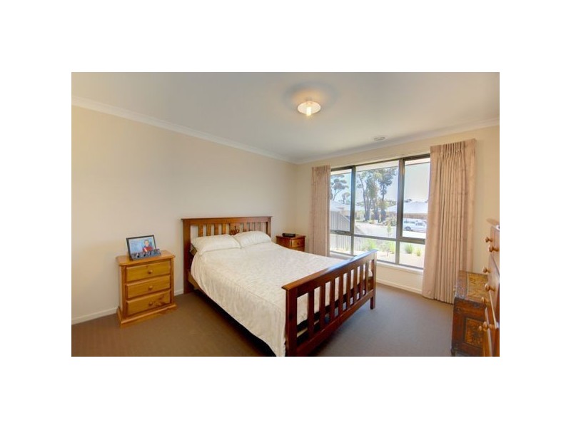 6 Avenwood Close, Ballarat VIC 3350