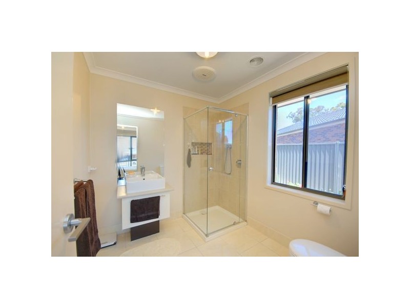 6 Avenwood Close, Ballarat VIC 3350