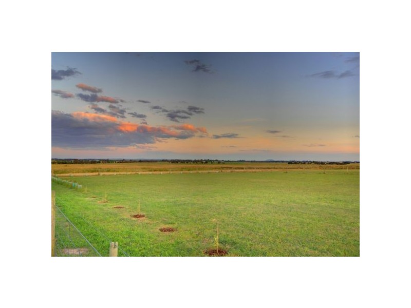 4 Maxwell Street, Cardigan Village VIC 3352