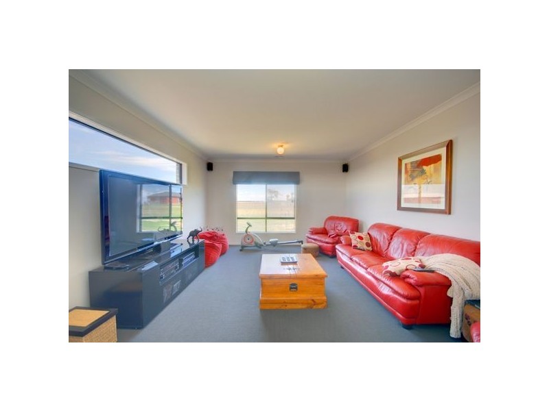 4 Maxwell Street, Cardigan Village VIC 3352