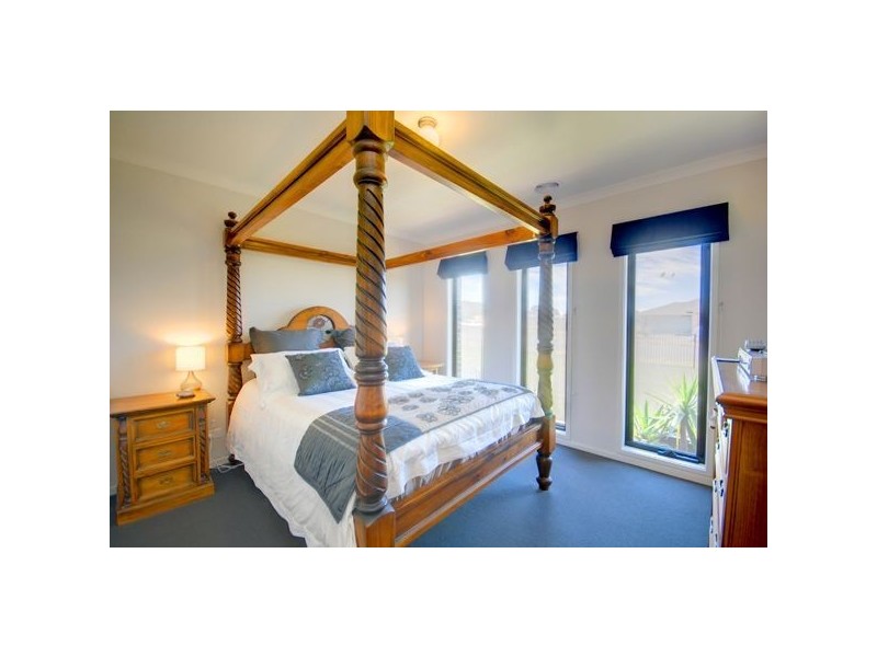 4 Maxwell Street, Cardigan Village VIC 3352