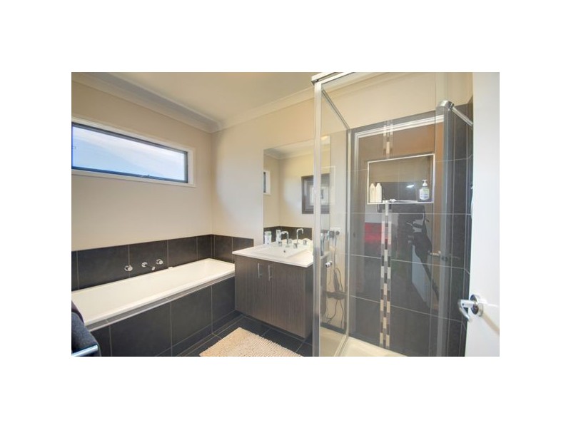 4 Maxwell Street, Cardigan Village VIC 3352