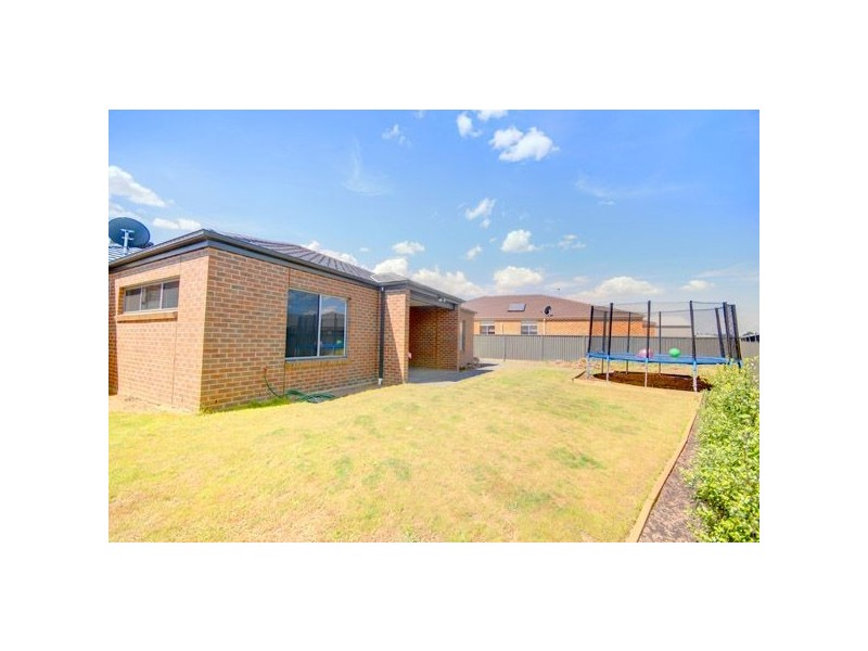 12 Montadale Court, Alfredton VIC 3350