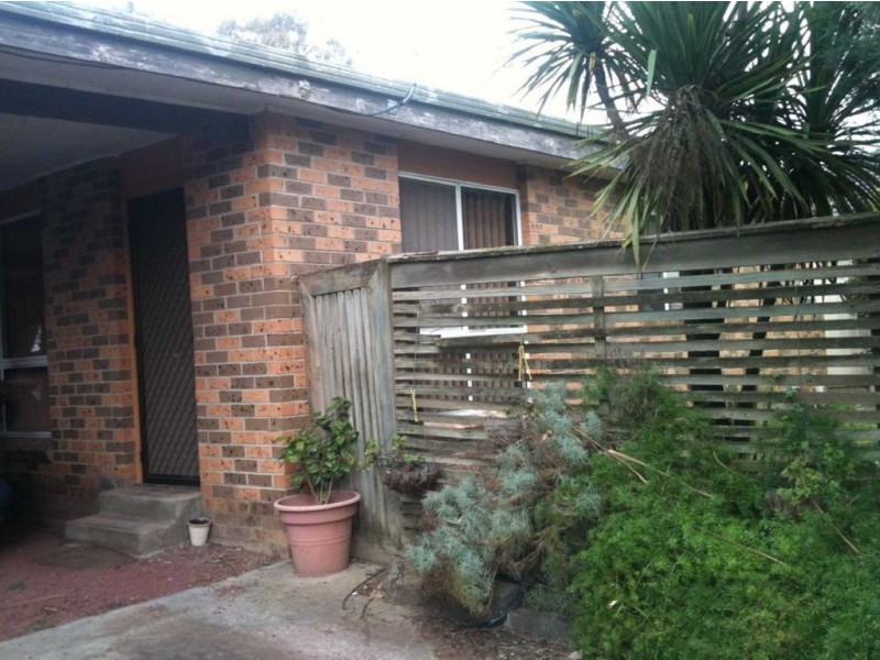 1/6 Rowan Parade, Wendouree VIC 3355