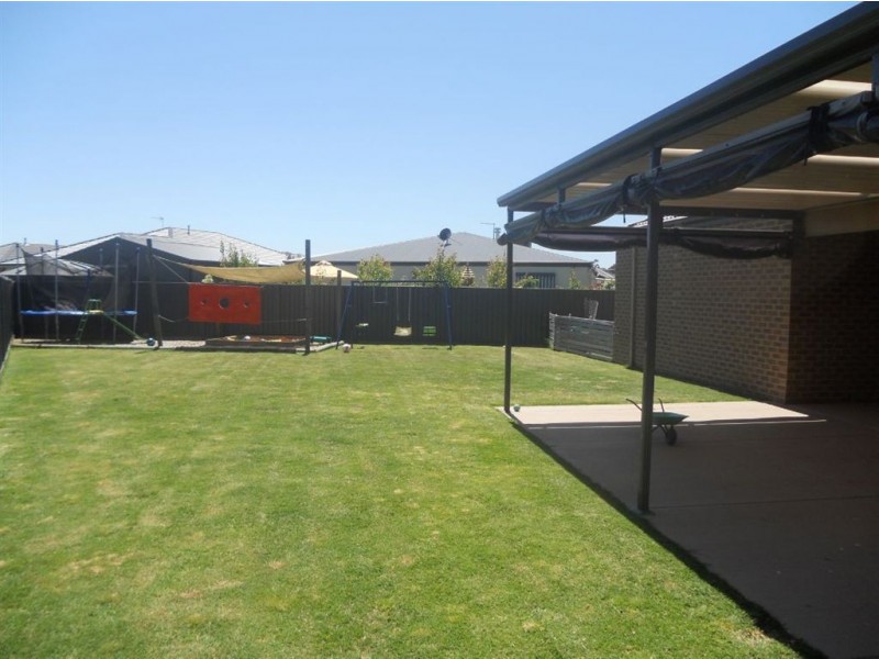 12 Dartmoor Court, Alfredton VIC 3350