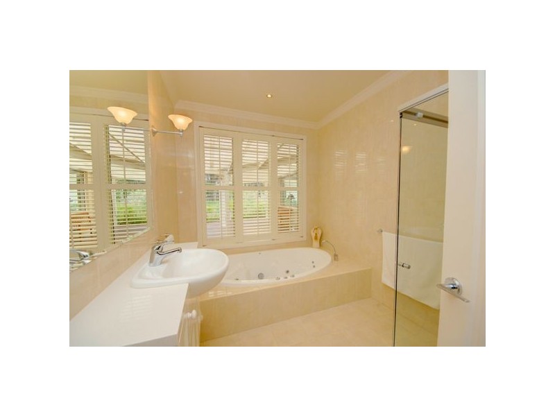 3 Yarra Gum Place, Mount Clear VIC 3350