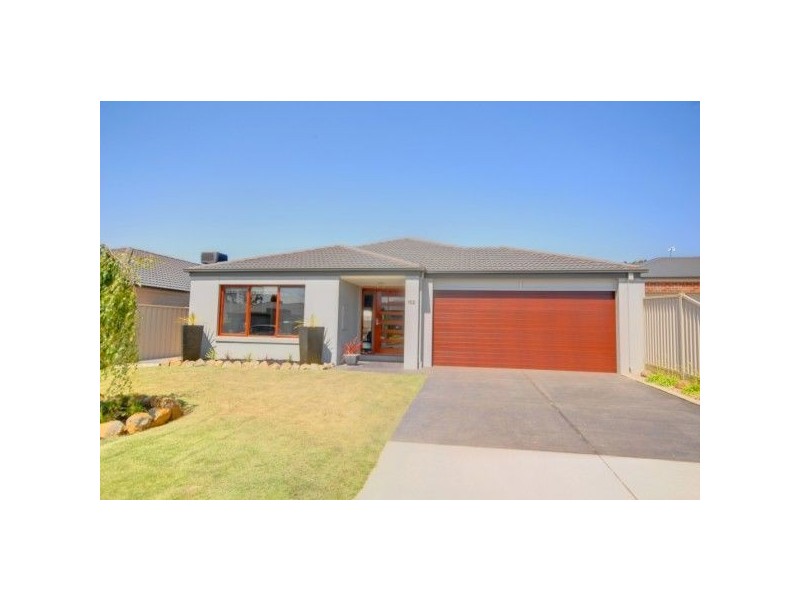 152 Canadian Lakes Boulevard, Ballarat VIC 3350