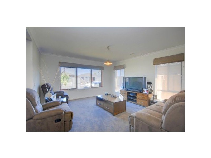 152 Canadian Lakes Boulevard, Ballarat VIC 3350