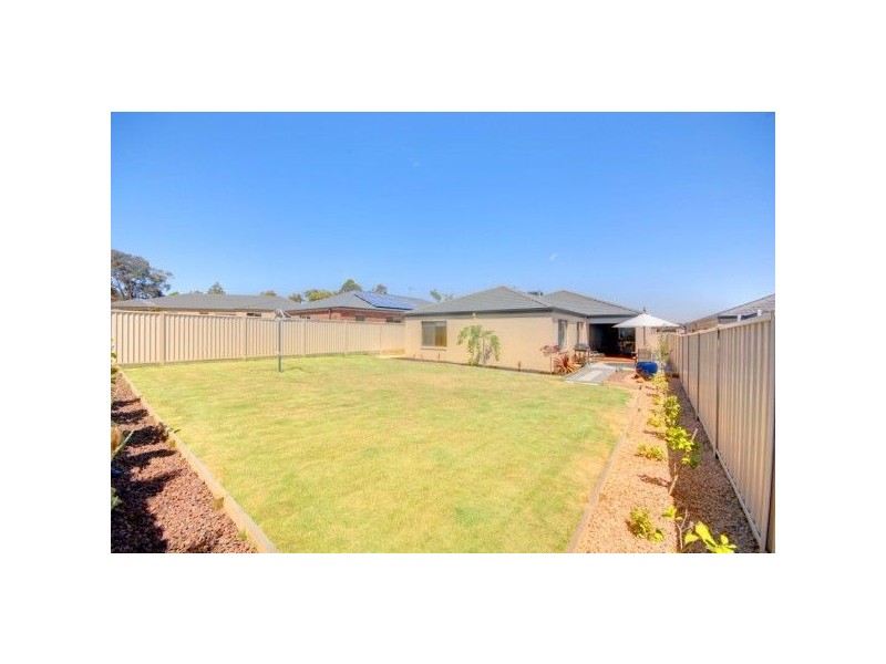 152 Canadian Lakes Boulevard, Ballarat VIC 3350