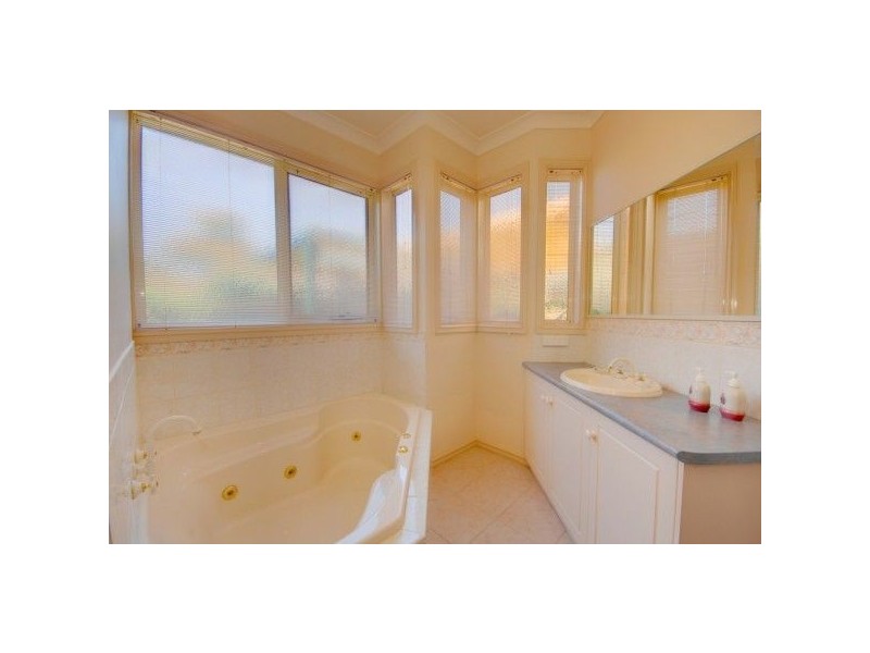 1 Parkview Drive, Alfredton VIC 3350