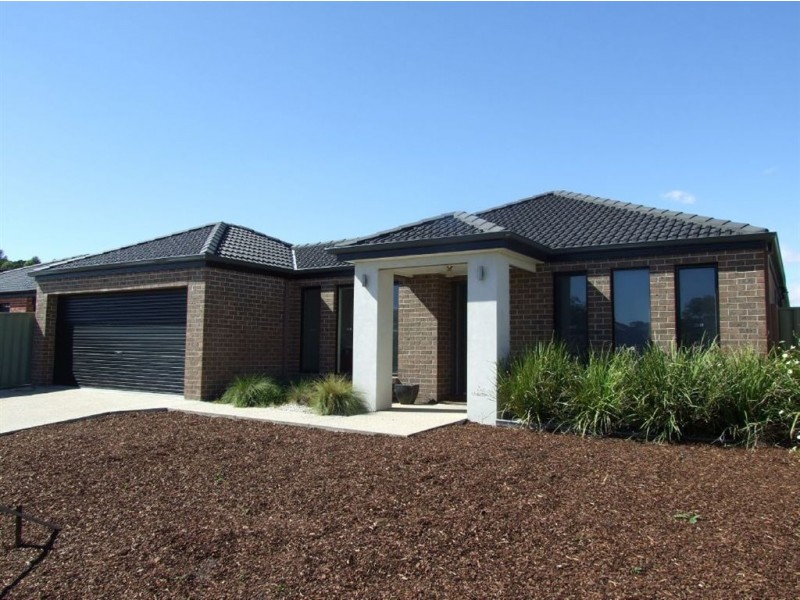 18 Delaney Drive, Macarthur Park, Miners Rest VIC 3352