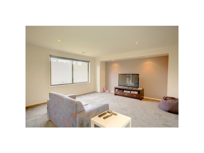 18 Delaney Drive, Macarthur Park, Miners Rest VIC 3352