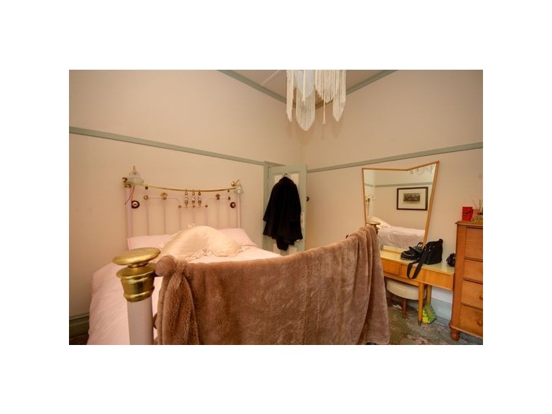 8 Doveton Crescent, Ballarat VIC 3350