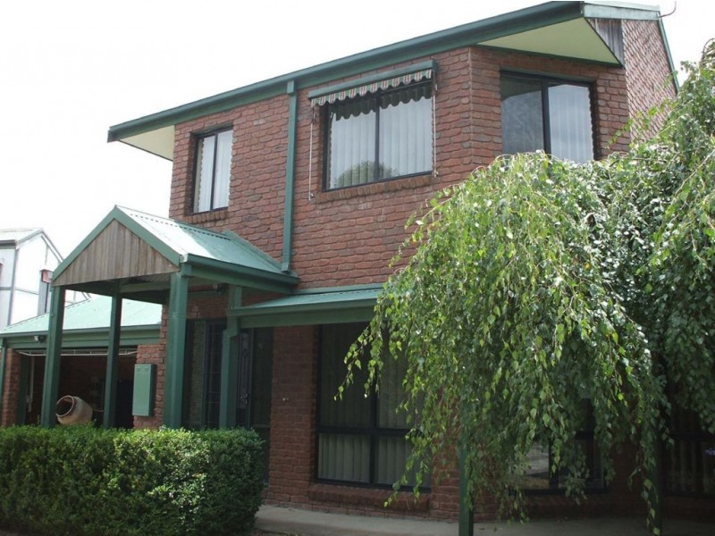 3 Warranbine Drive, Canadian VIC 3350