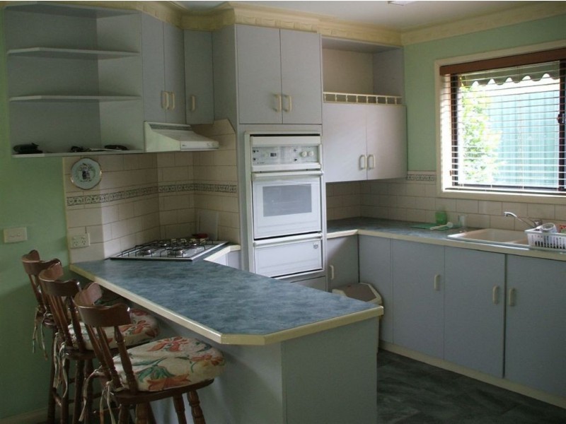 3 Warranbine Drive, Canadian VIC 3350