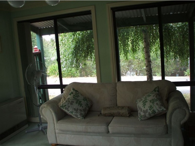 3 Warranbine Drive, Canadian VIC 3350