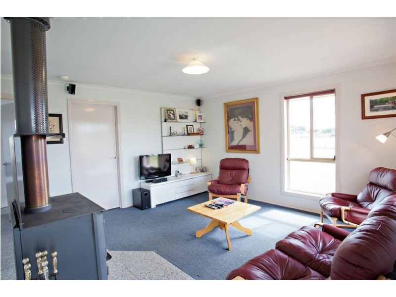 15 Shea Road, Newlyn North VIC 3364