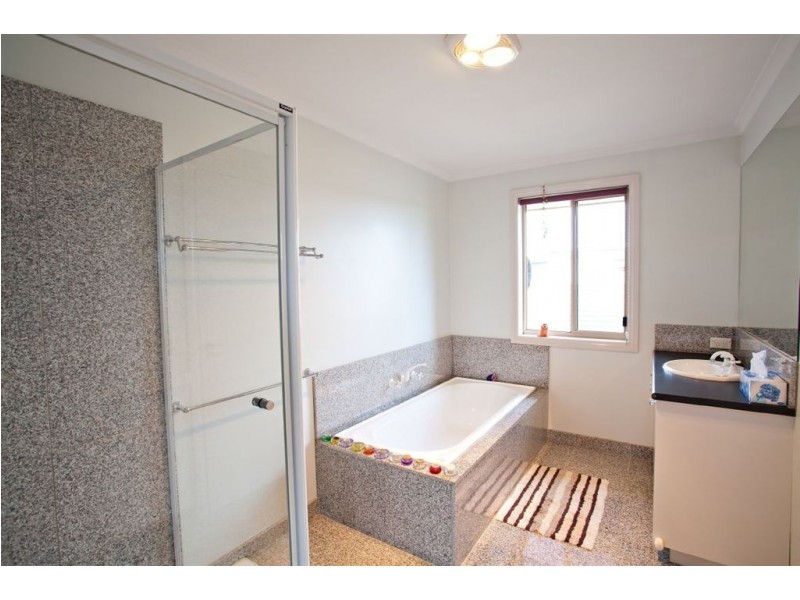 15 Shea Road, Newlyn North VIC 3364