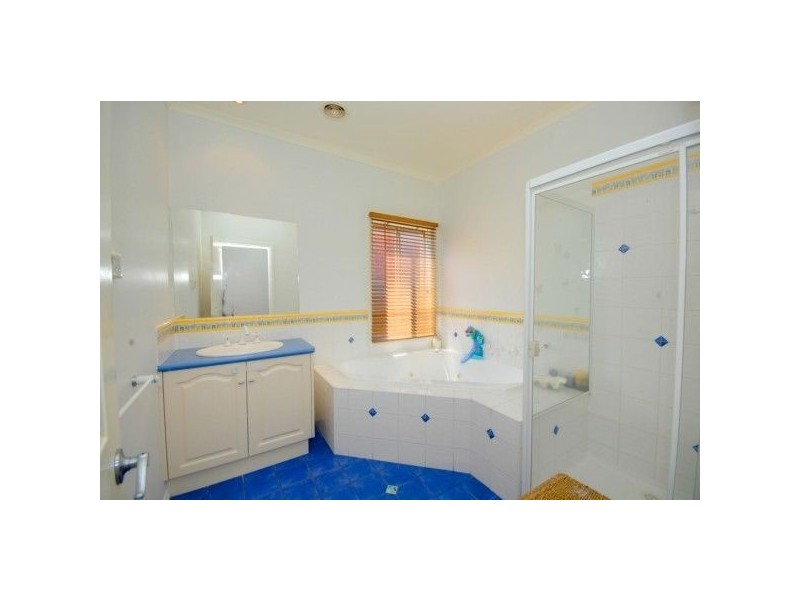 7 Samuel Court, Alfredton VIC 3350