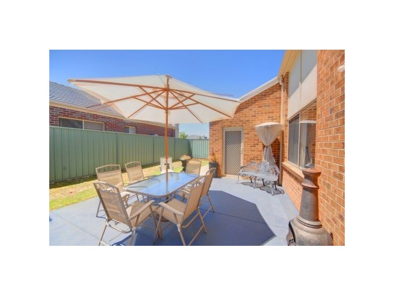 70 Faversham Avenue, Lake Gardens VIC 3355