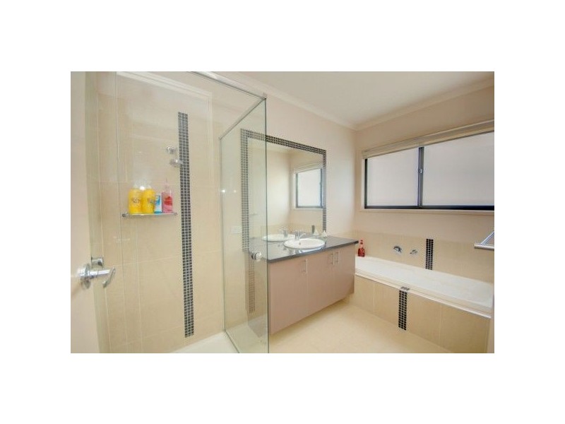 5 Club House Close, Buninyong VIC 3357