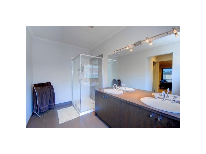 3 Coventry Street, Macarthur Park, Miners Rest VIC 3352