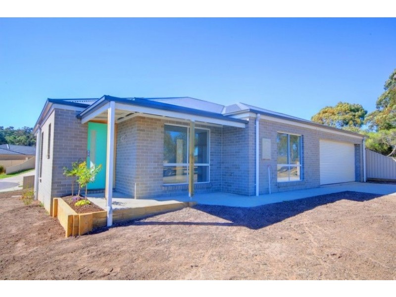 140 Canadian Lakes Boulevard, Ballarat VIC 3350