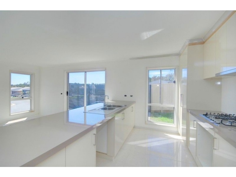 140 Canadian Lakes Boulevard, Ballarat VIC 3350