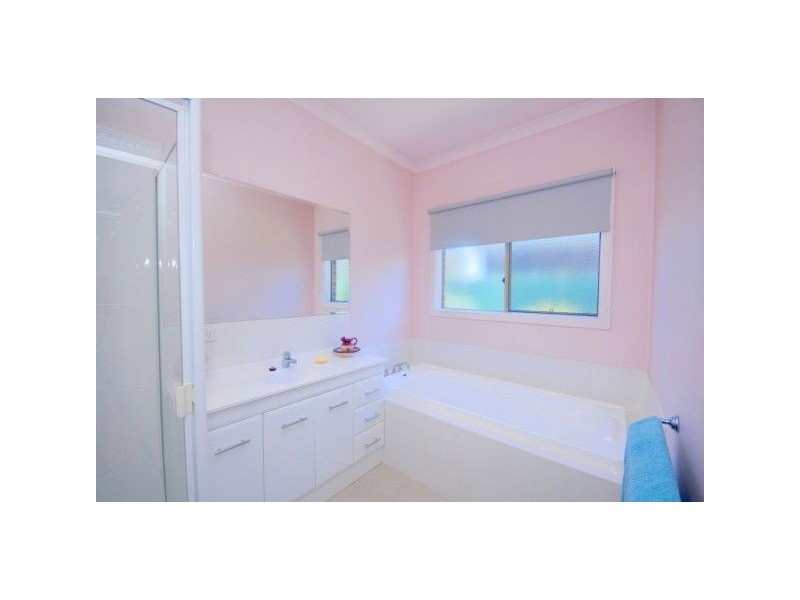 26 Lowry Crescent, Miners Rest VIC 3352