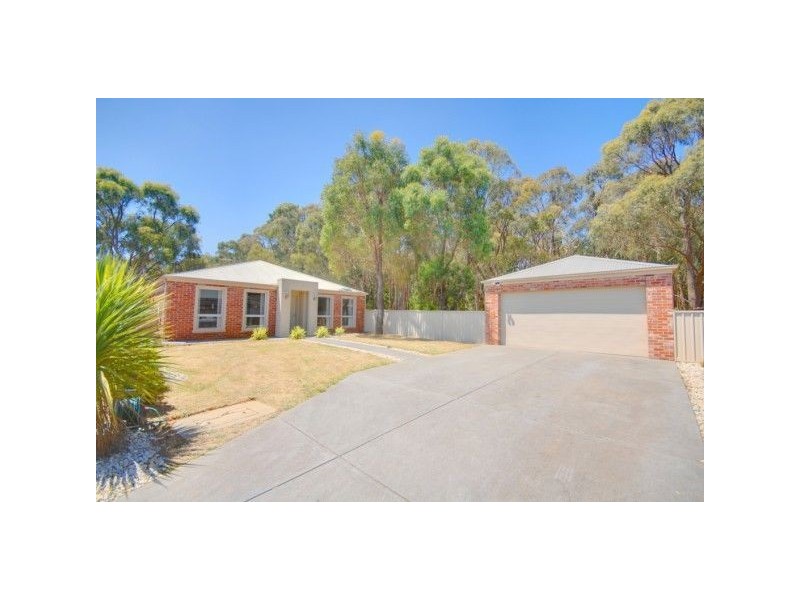 5 Greglyn Court, Mount Clear VIC 3350