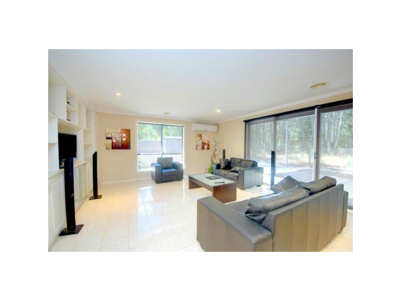 5 Greglyn Court, Mount Clear VIC 3350