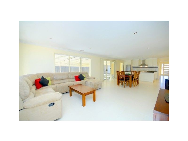 13 Hereford Close, Delacombe VIC 3356