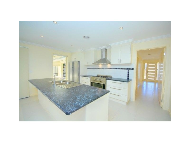 13 Hereford Close, Delacombe VIC 3356