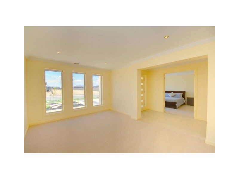 13 Hereford Close, Delacombe VIC 3356