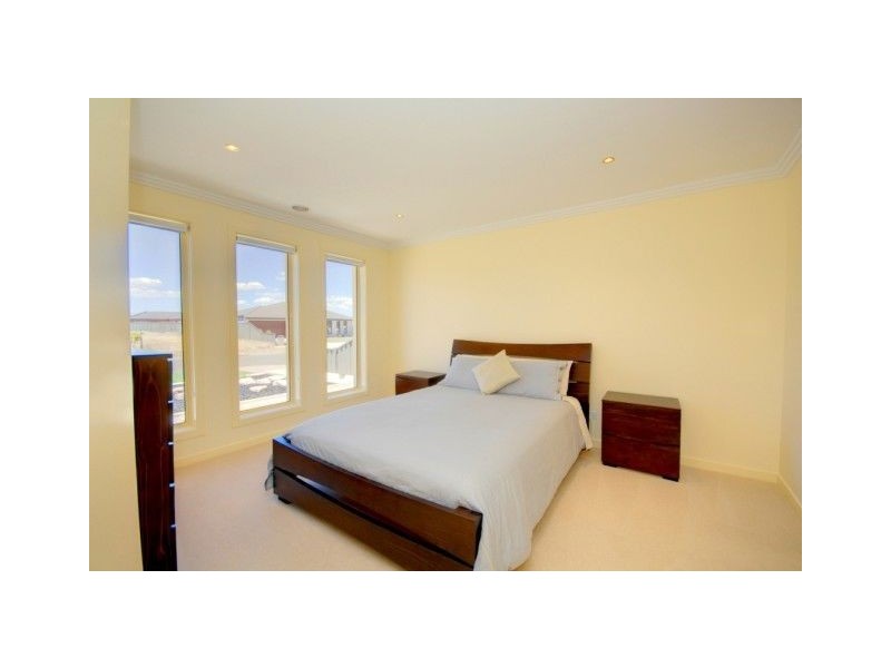 13 Hereford Close, Delacombe VIC 3356